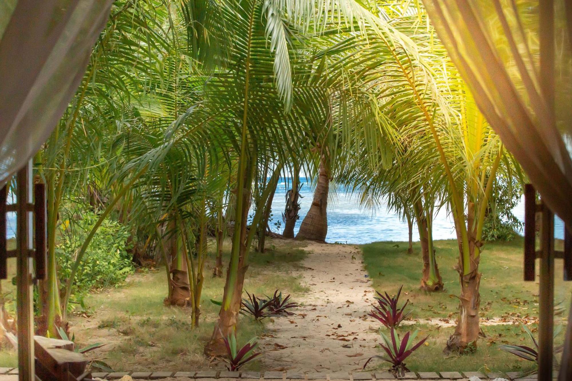 The Beach House Ocam Ocam Бусуанга Екстериор снимка