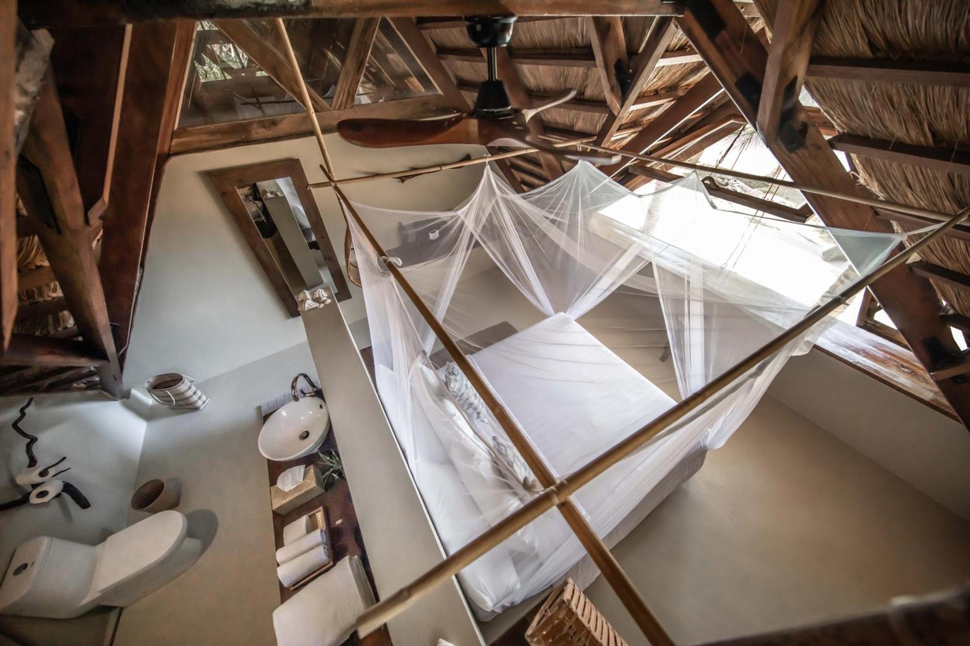 The Beach House Ocam Ocam Бусуанга Екстериор снимка