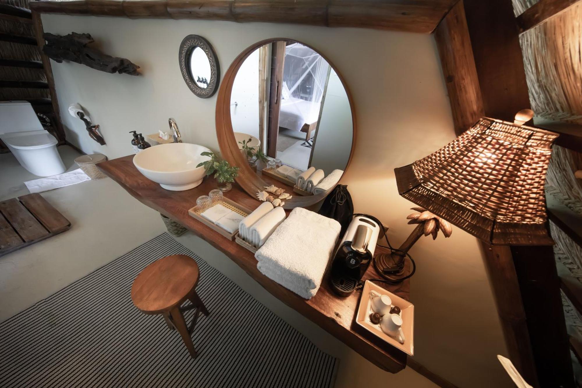 The Beach House Ocam Ocam Бусуанга Екстериор снимка